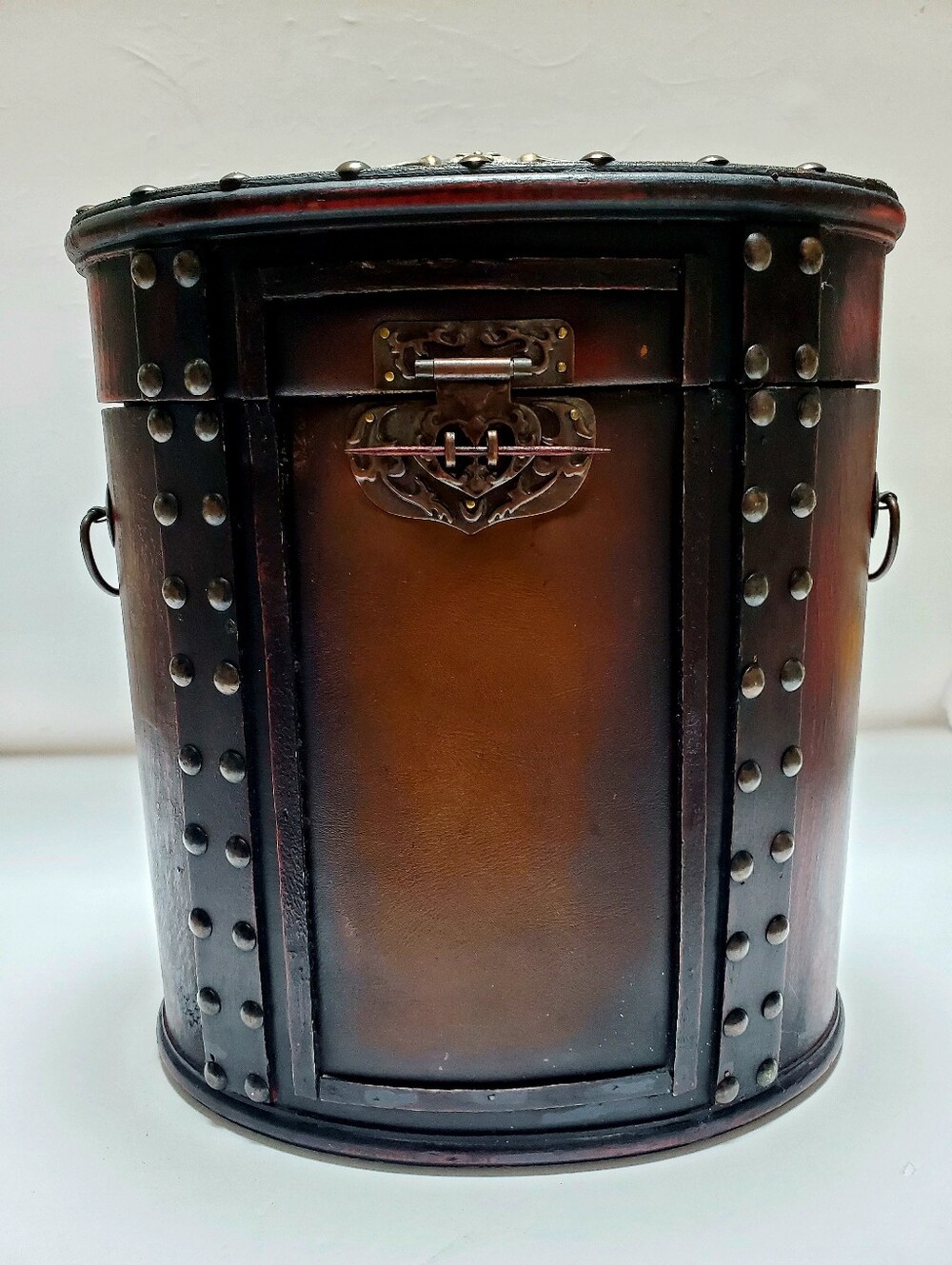 Vintage-Style Decorative Wooden Wine Bottle Holder/Carrier Case